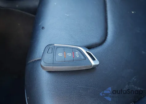 2019 Jeep Cherokee Latitude Plus 4X4 from USA, damaged, VIN 1C4PJMLX9KD271839